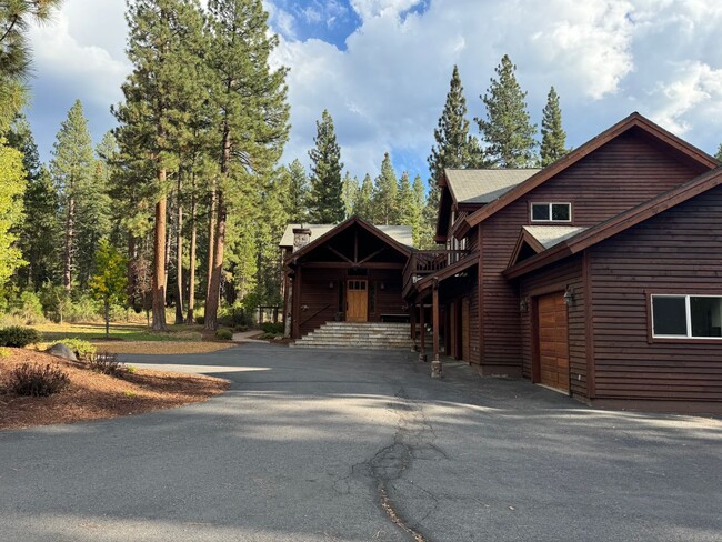 Luxury Mountain Retreat: 4-Bedroom Home wi... - Luxury Mountain Retreat: 4-Bedroom Home wi...