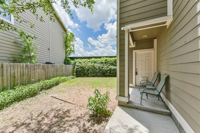 Photo - 242 Lenox St