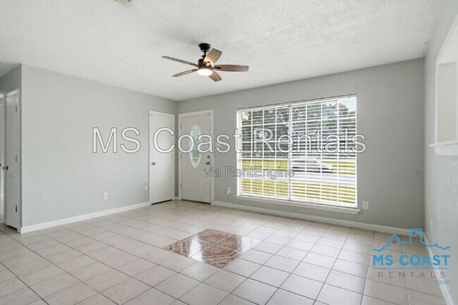 Photo - 657 Octave St