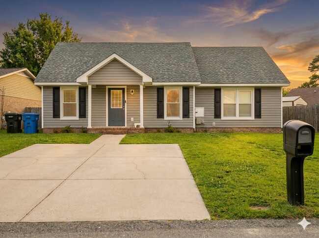 Building Photo - 2204 Mossycup Ln