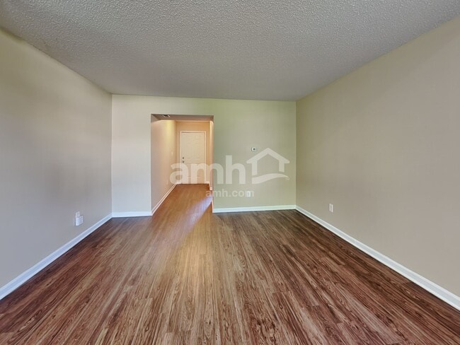 Photo - 6036 Draycott Dr