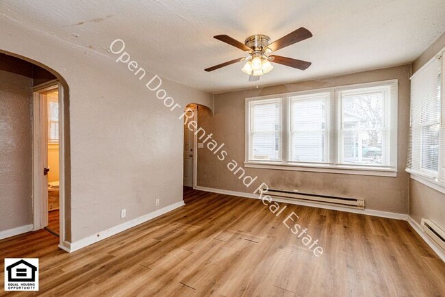 Photo - 122 N Grant St