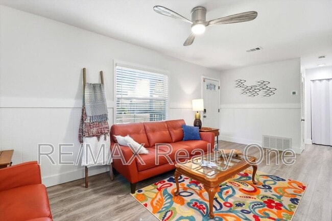 Photo - 750 NE 2nd Ave