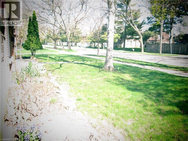 Photo - 648 Francis Rd