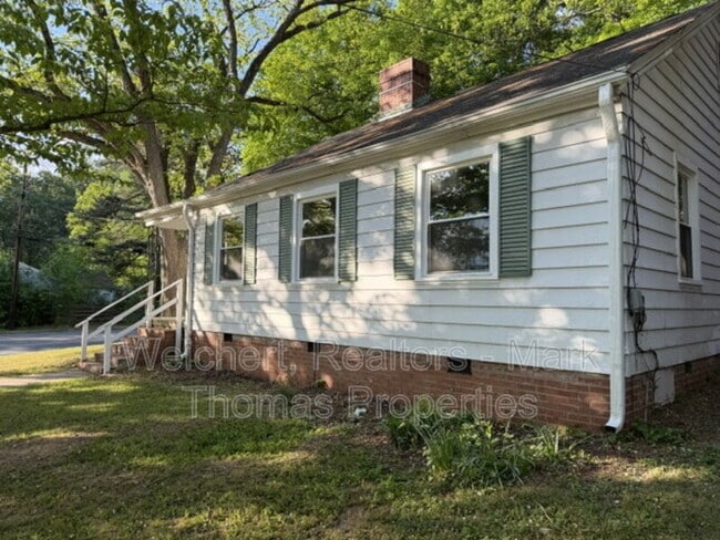Photo - 1801 Forest Rd