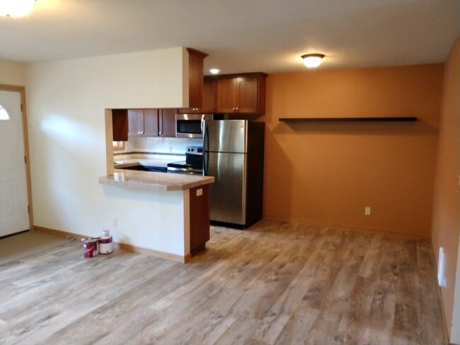 eating area - 9727 SE 33rd Ave Apartment Unit 1