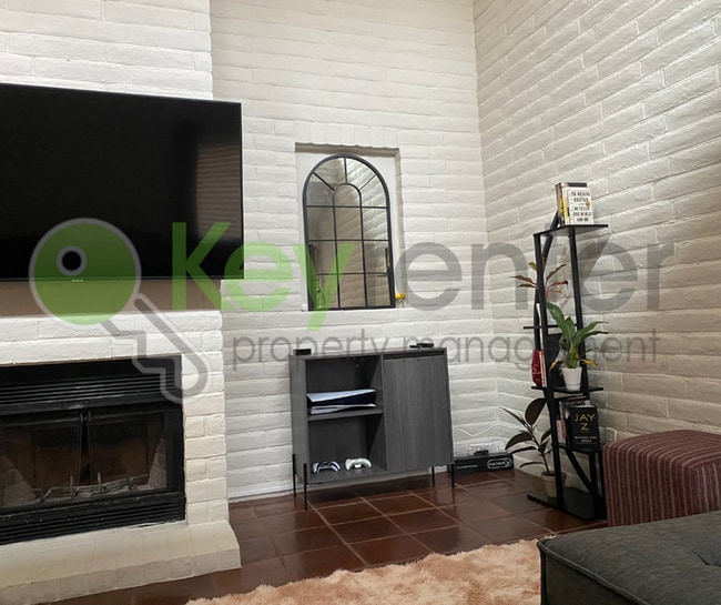 Photo - 2692 Bradford Way