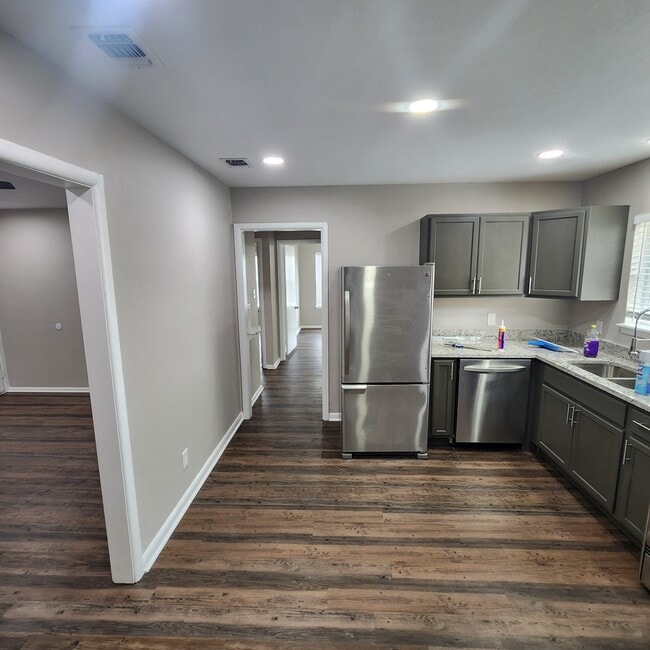 Photo - 813 Martin St