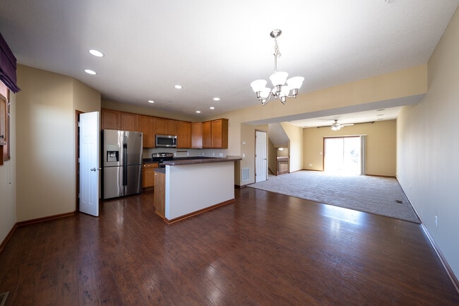 Photo - 1988 Commonwealth Blvd