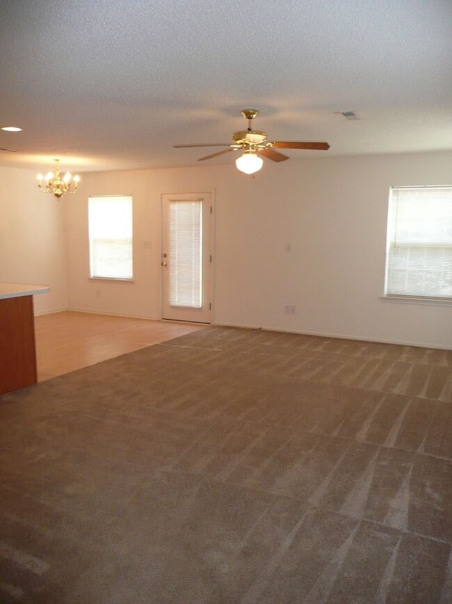 Photo - 141 Springwood Ln