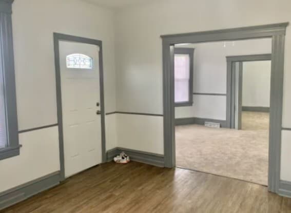 Photo - 1941 W 77th St