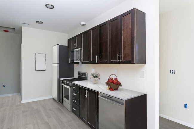 Townhomes along Hamilton Ave, MD!