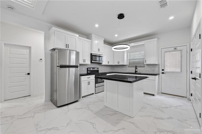 12504 N 39th St Unit 2