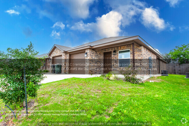 Building Photo - 3 Bedroom 2 Bath Available NOW! Rental
