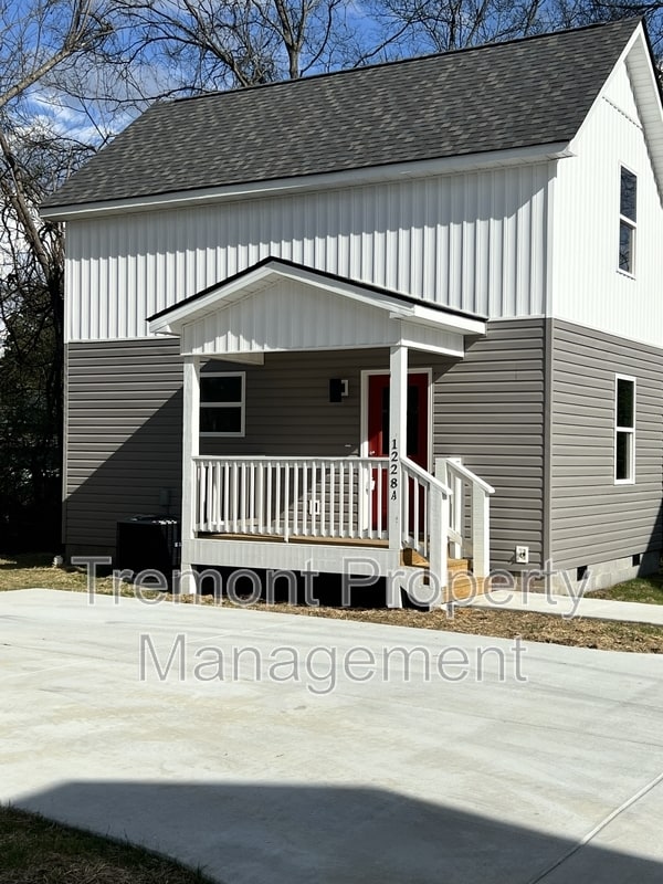 Building Photo - 1228 Sholar Ave