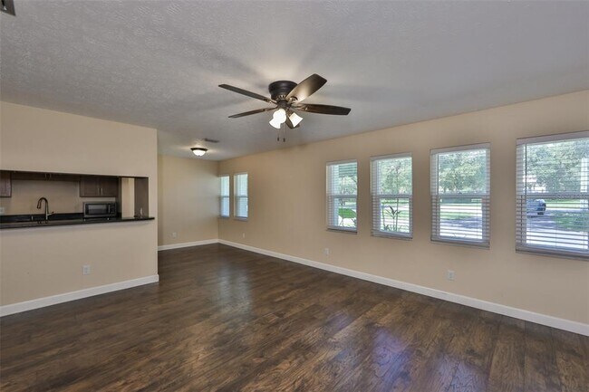 105 N Kingsway Rd