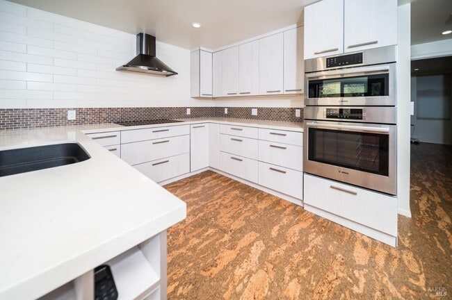 Photo - 719 Spring St