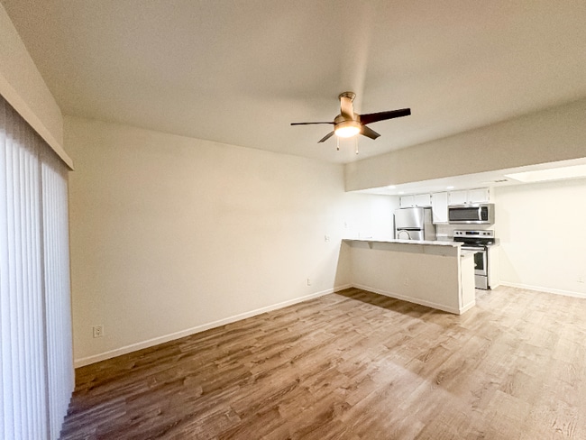 Photo - 80 W Maryland Ave Unidad 119