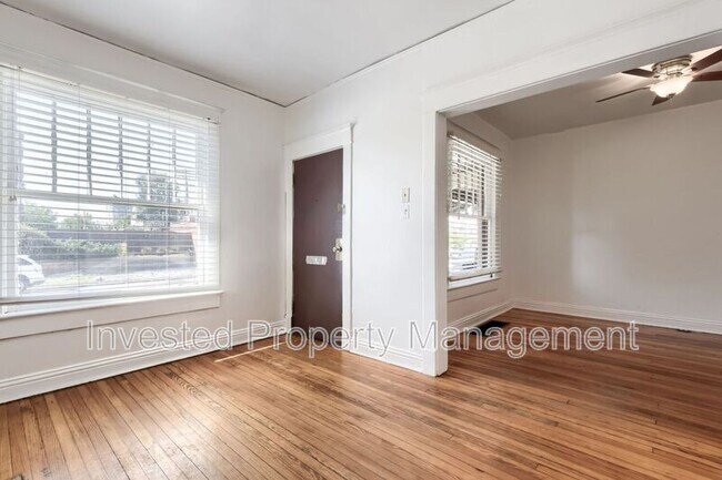 Photo - 527 E 6th Ave