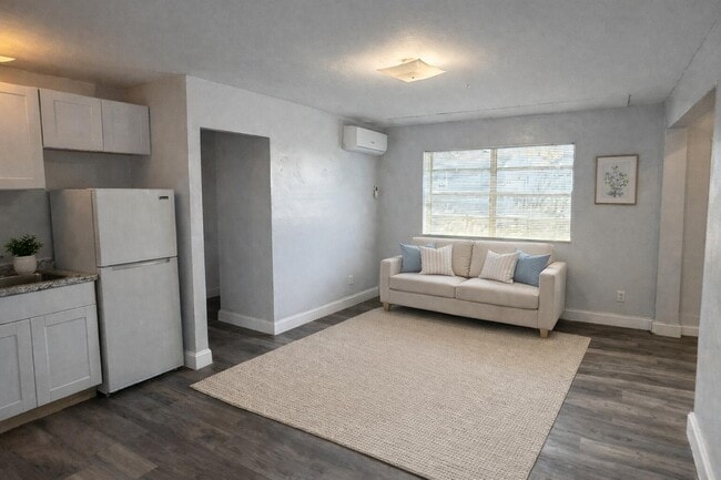 Building Photo - 131 E 27th St Unit 1