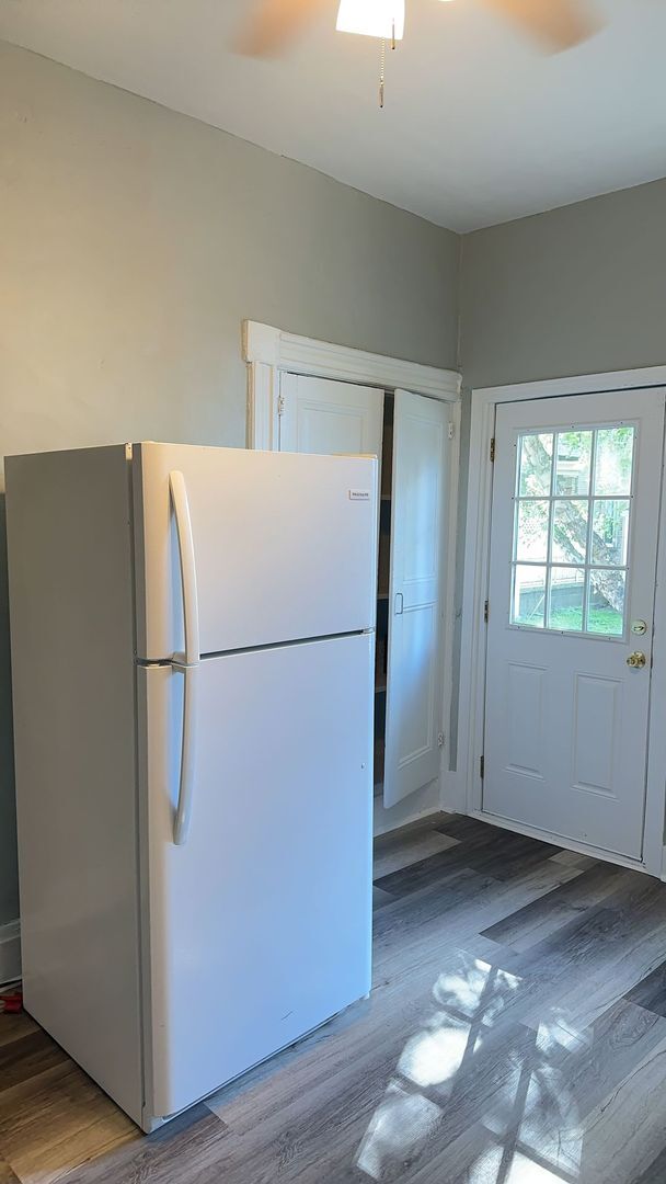 Photo - 218 Joliet Way