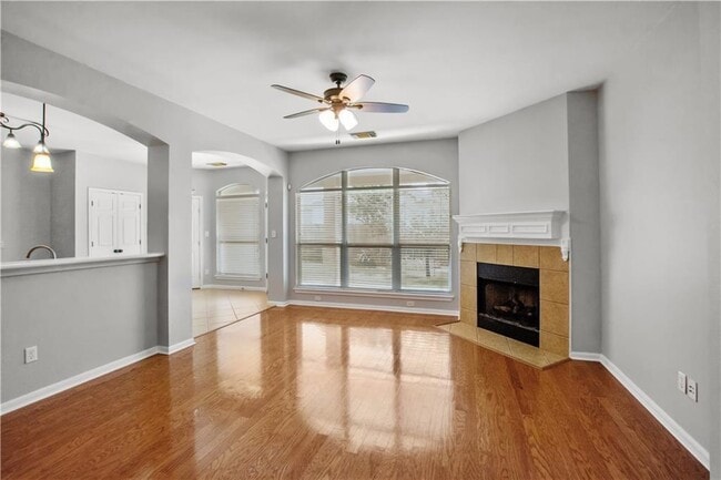 Photo - 757 Bent Wood Pl