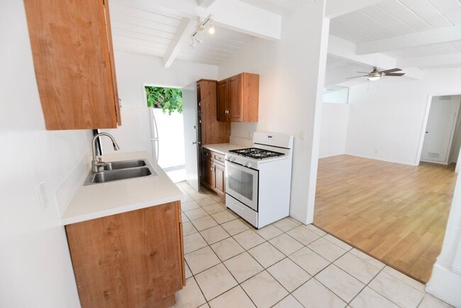 Photo - 139 W Canada Unit #C