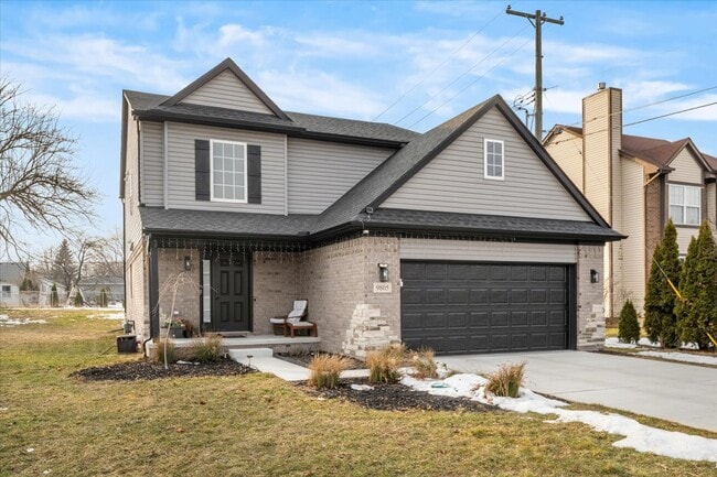 Photo - 9805 Newburgh Rd