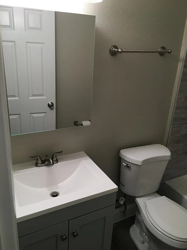 805 10th St SW Unit B