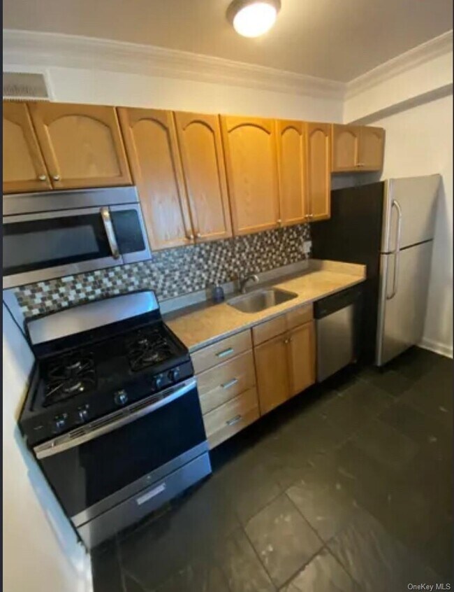 Photo - 220 Pelham Rd Unit 3F
