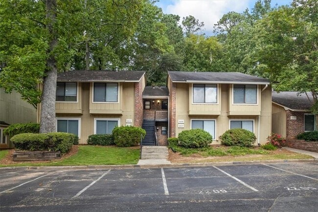 Building Photo - 2205 Surrey Ct Rental