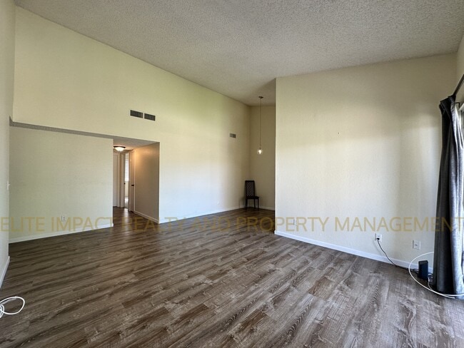 Photo - 814 S Langley Ave