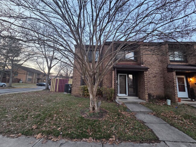 Photo - 8351 Canning Ter