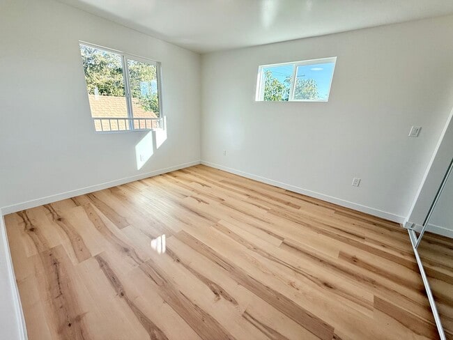 Photo - 2922 8th Ave Unidad 2924 1/4 8th Ave