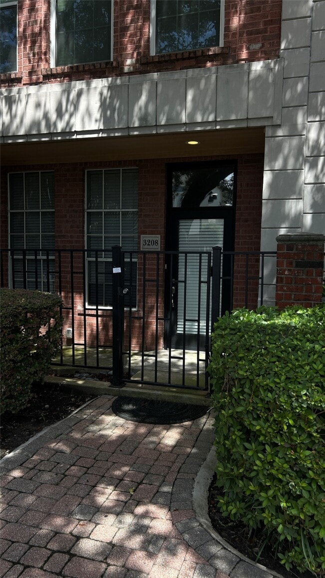 Photo - 3208 Jackson St Unit 1