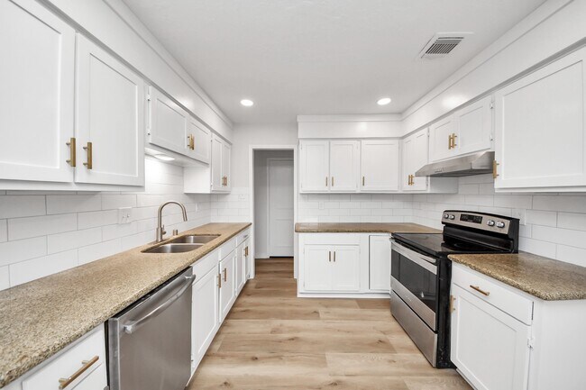 Photo - 718 Land Grant Dr
