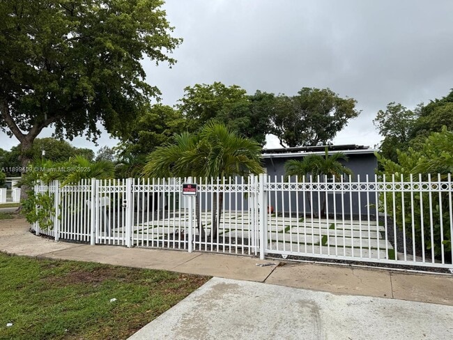 Photo - 1295 NW 122nd St