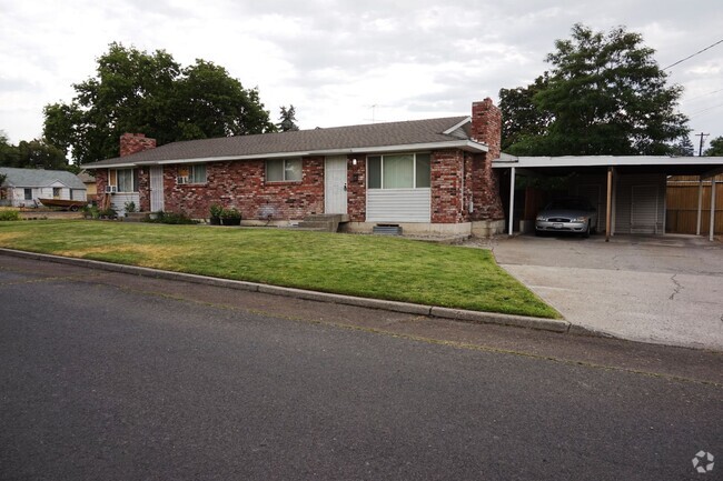 Building Photo - L936 Unit 01 Rental