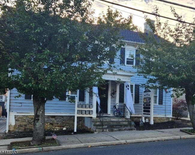 Building Photo - 20 Leigh St Unit D