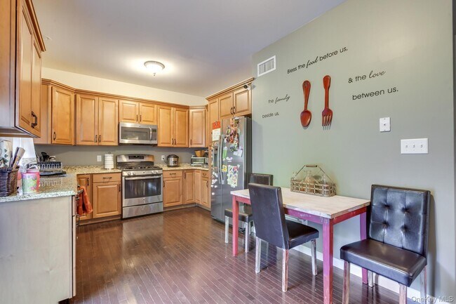 Photo - 16 Primrose Ln