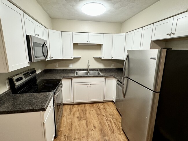 Kitchen - 503 W Valley Dr Apartamentos Unidad 501