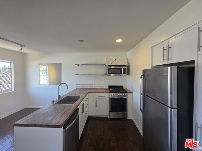 Photo - 2241 Branden St Unidad 4