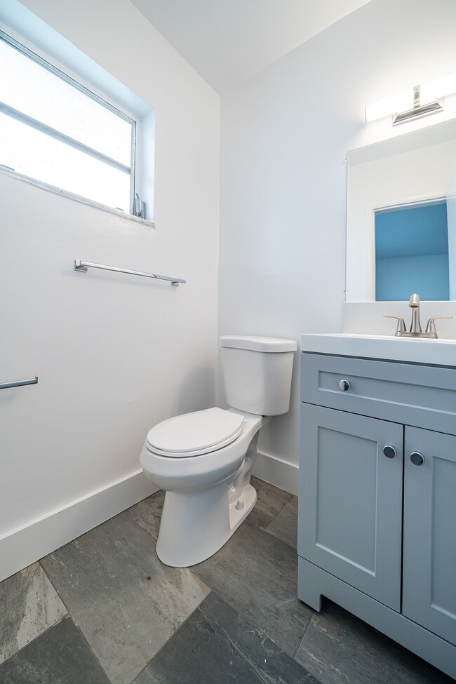 Photo - Key Bay Apartments