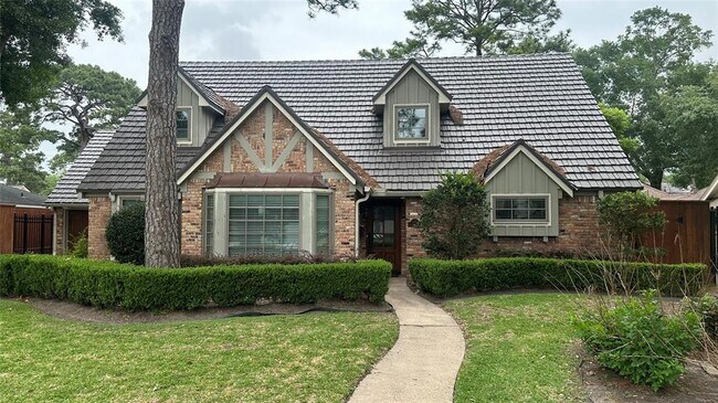 Photo - 12314 Woodthorpe Ln House