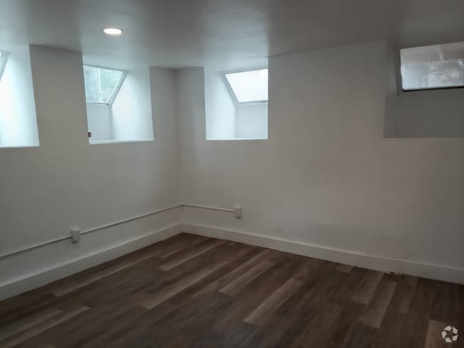 Building Photo - 325 1st Ave Rental