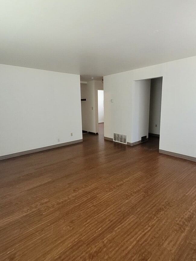 1207-1209 Mitchell Ave