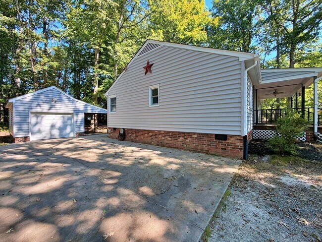 8800 Sedbergh Dr
