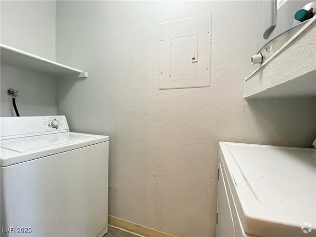 Building Photo - 8600 W Charleston Blvd Unit 2068 Rental
