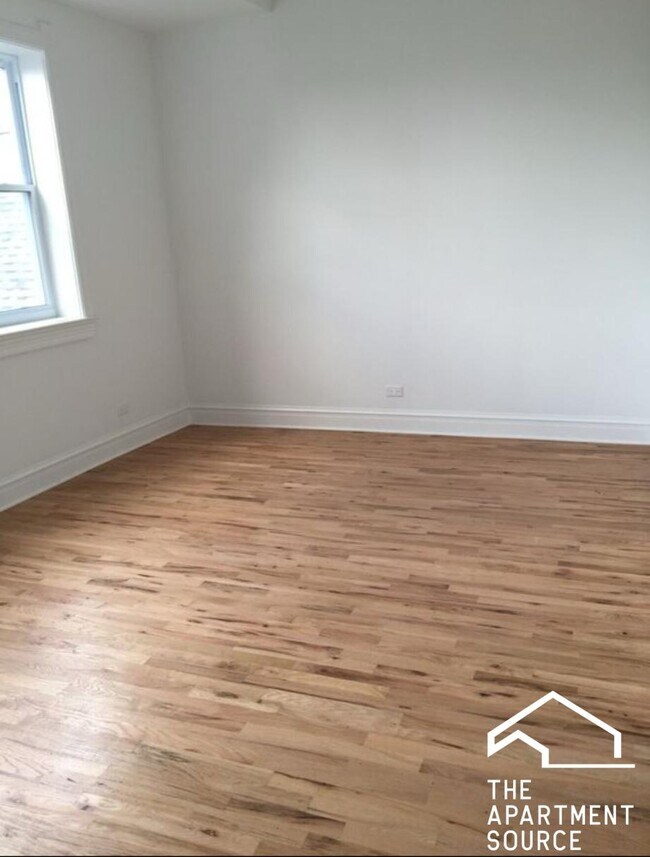 1659 S Throop St Unidad 2W