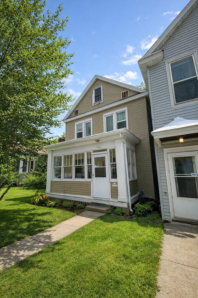 Building Photo - AVAILABLE JUNE 1ST - Huge 4 Story Hillside Home!